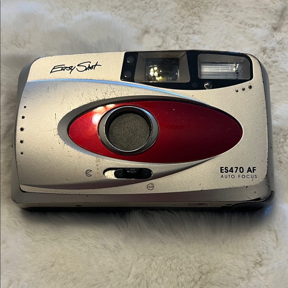 Easy Shot ES 470 AF 35mm film camera. 
It is a point-and-shoot camera.